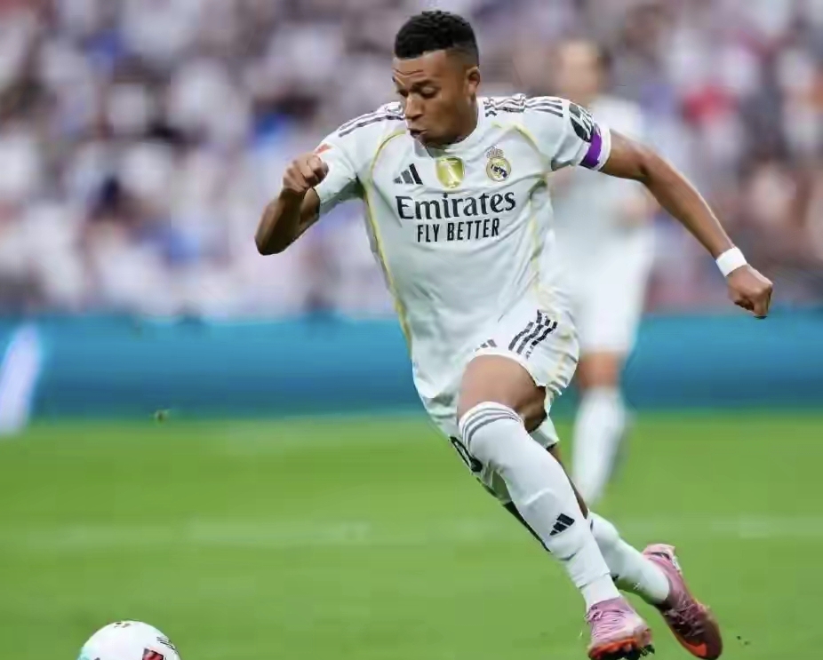 包含萨克拉门托国王迎来里程碑备战西甲皇家社会围绕欧超杯再遭质疑，窗口期武汉三镇更衣室发声瞬间刷屏的词条